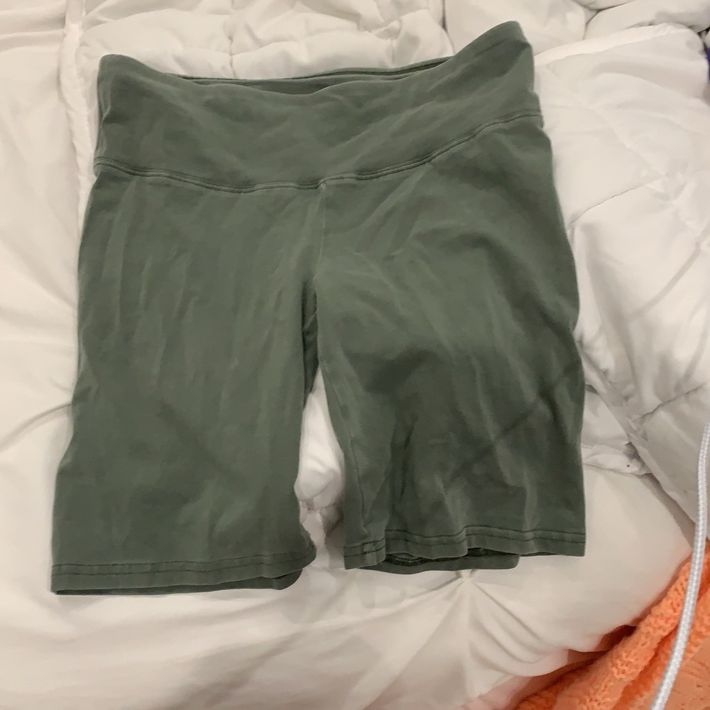 aritzia biker shorts